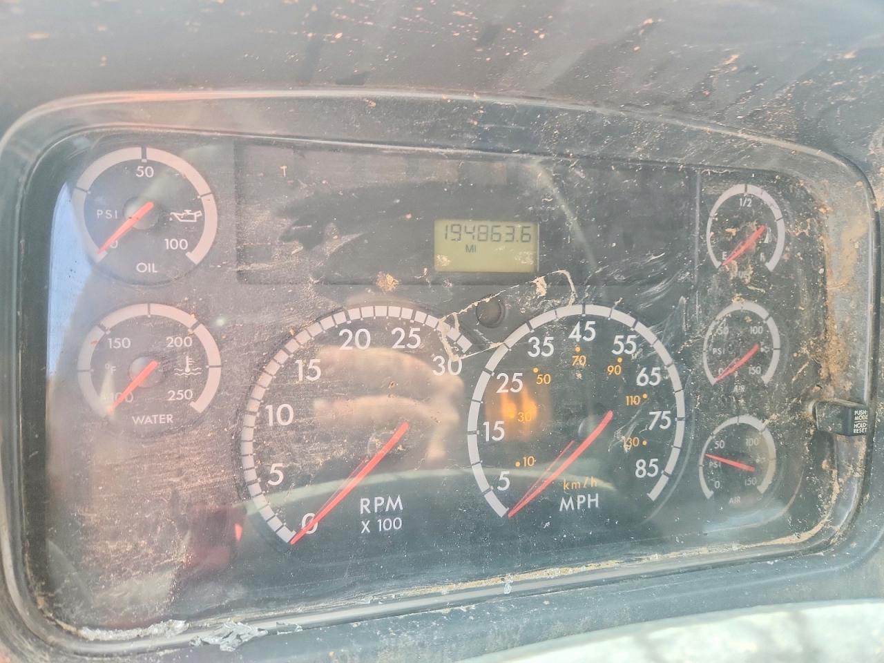 2004 Freigliner 2004 Freightliner Business Class M2 Crane Truck