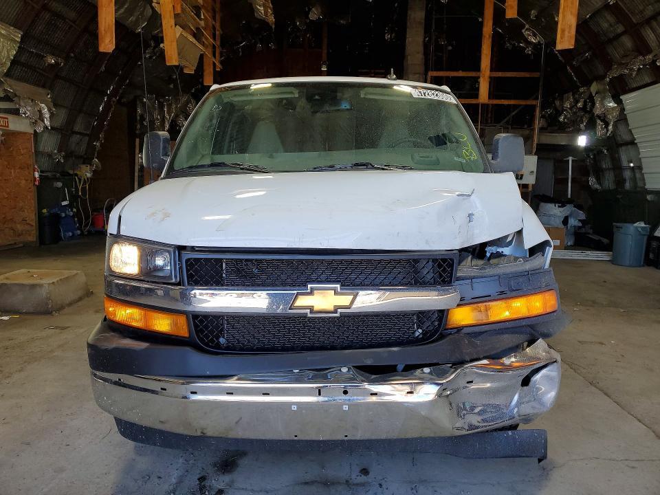 2025 Chevrolet Express G3500 LT