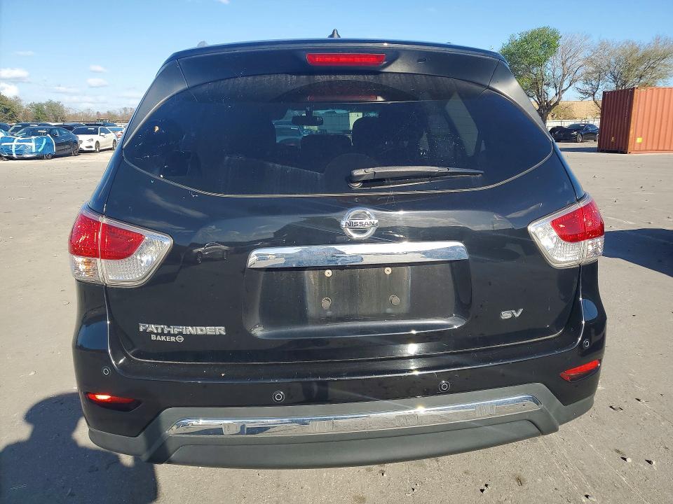 2016 Nissan Pathfinder sv