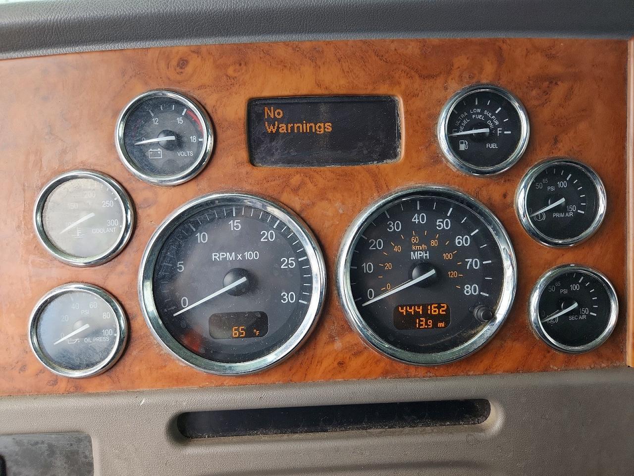 2009 Peterbilt 388 Semi Truck