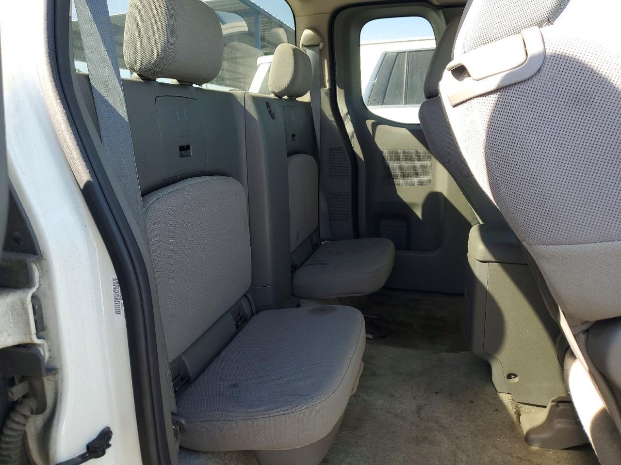 2014 Nissan Frontier S
