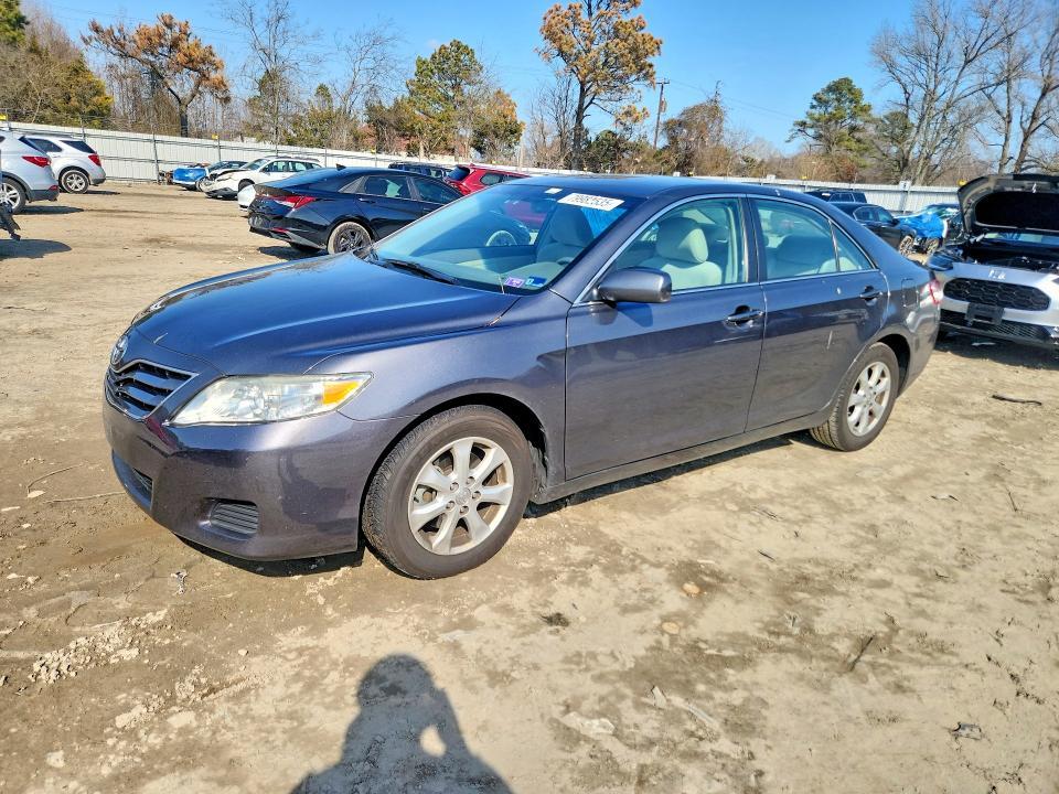 2011 Toyota Camry le