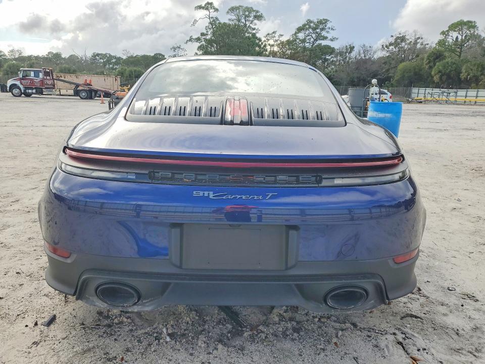 2025 Porsche 911 Carrera