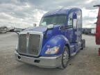 2015 Kenworth T680 Semi Truck