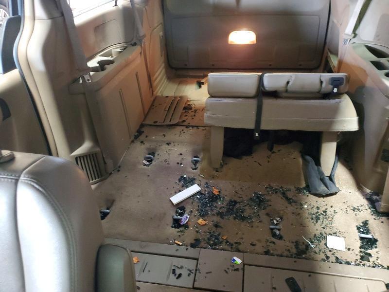 2013 Chrysler Town & Country Touring