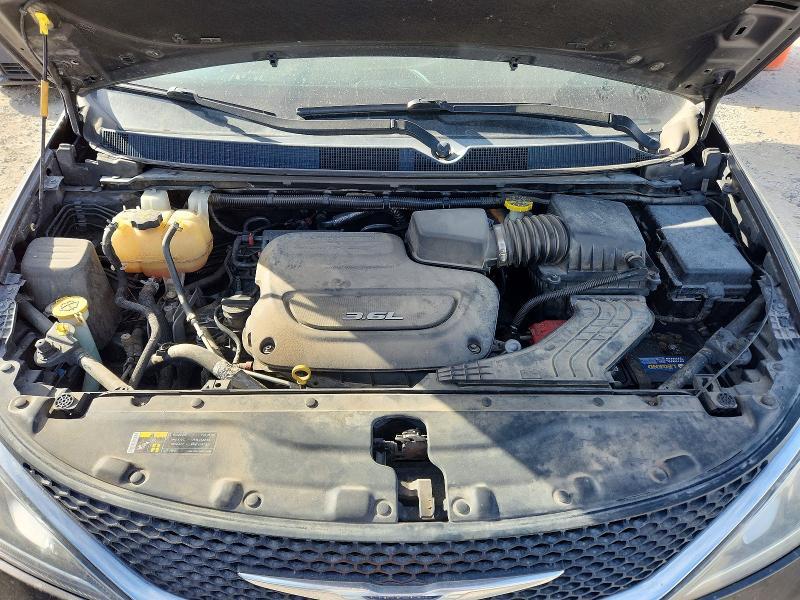 2017 Chrysler Pacifica Touring l