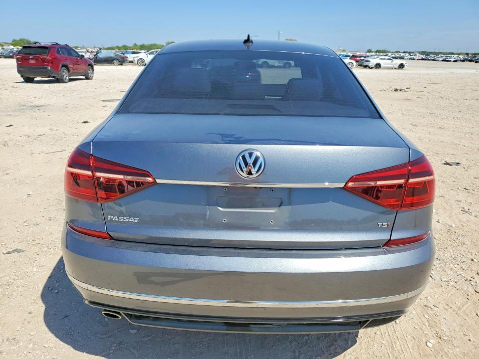 2017 Volkswagen Passat R-line