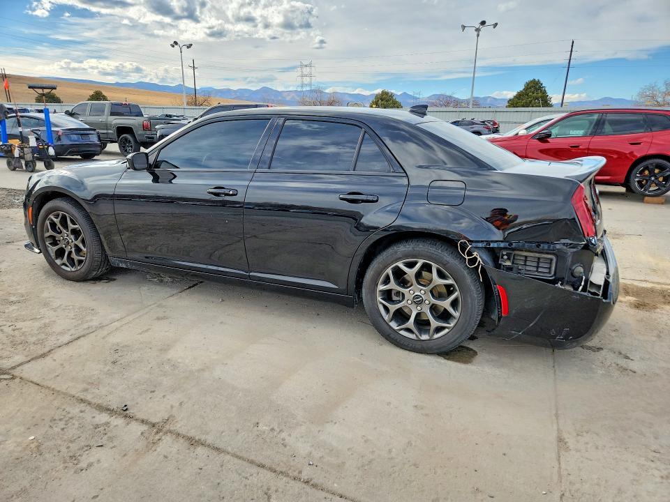 2016 Chrysler 300 s