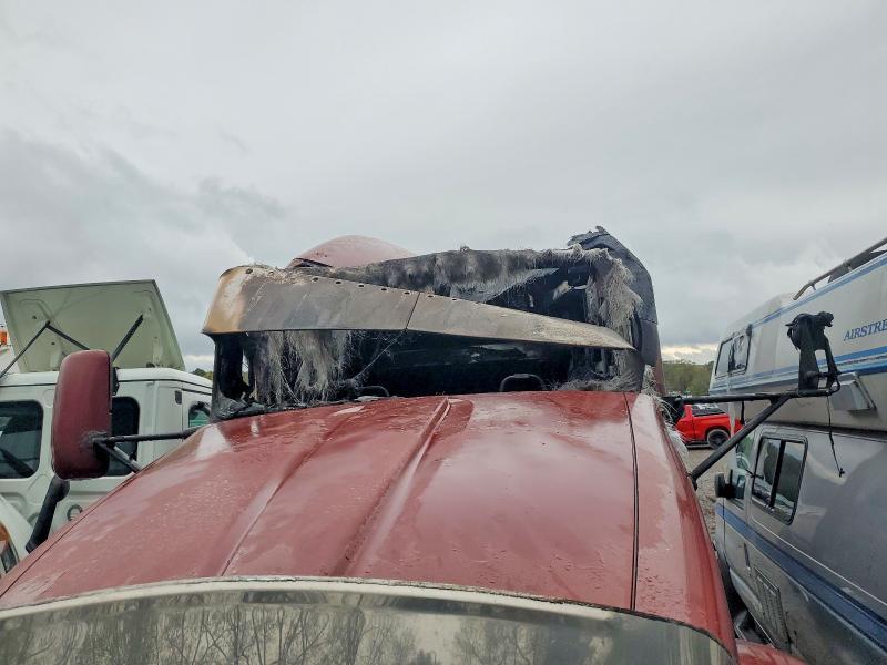 2010 Kenworth T660 Semi Truck