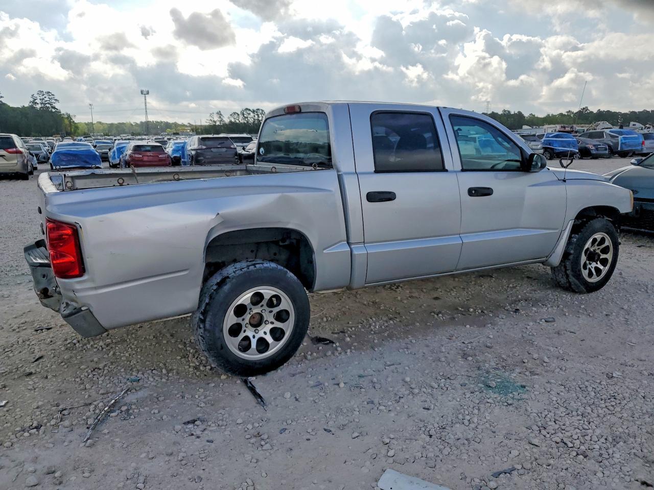 2006 Dodge Dakota Quattro
