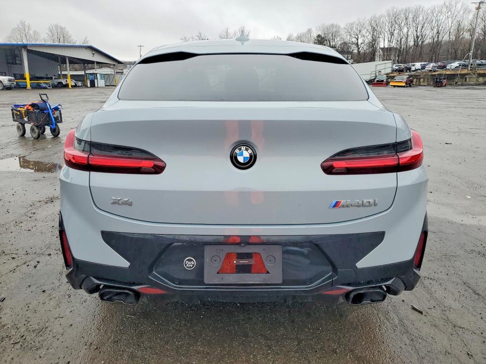 2024 BMW X4 M40i