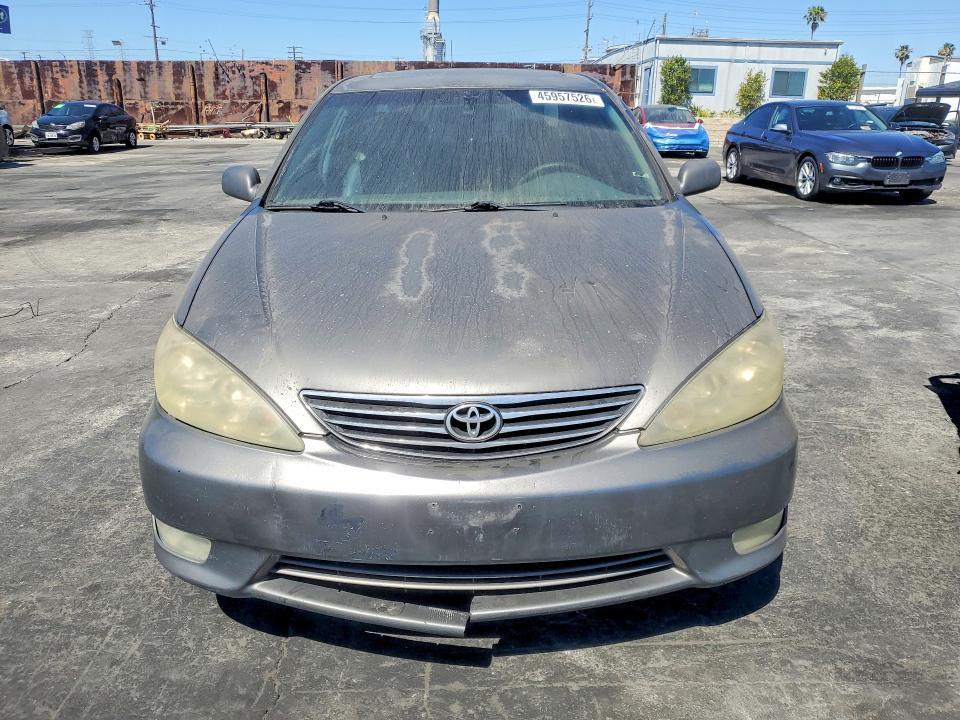 2005 Toyota Camry xle V6