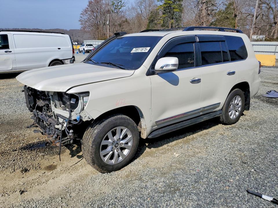 2016 Toyota Land Cruiser Base