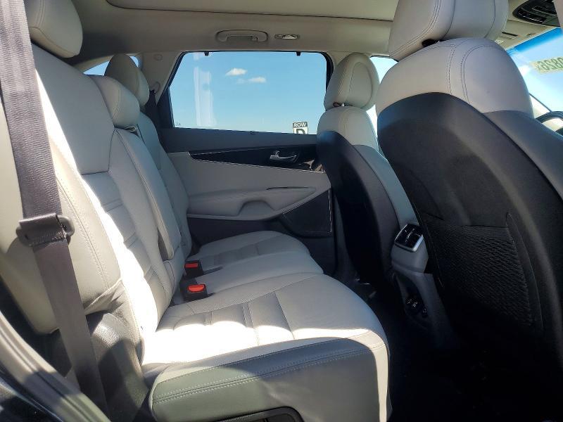 2016 KIA Sorento sx V6
