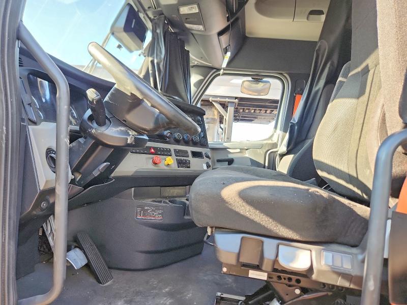 2021 Freightliner Cascadia 126 Semi Truck