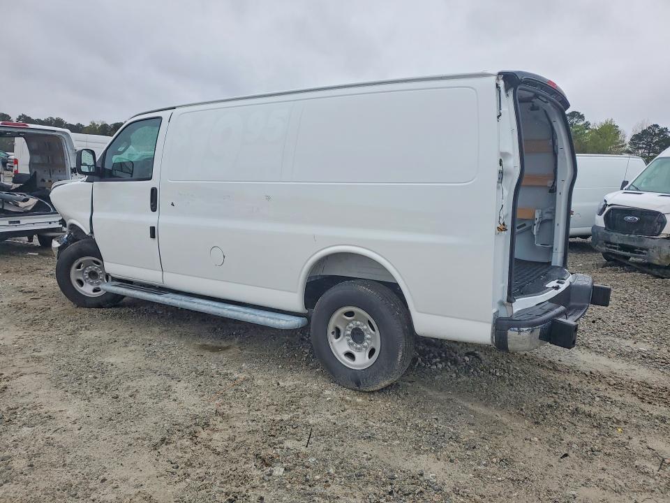 2025 Chev Express G2500