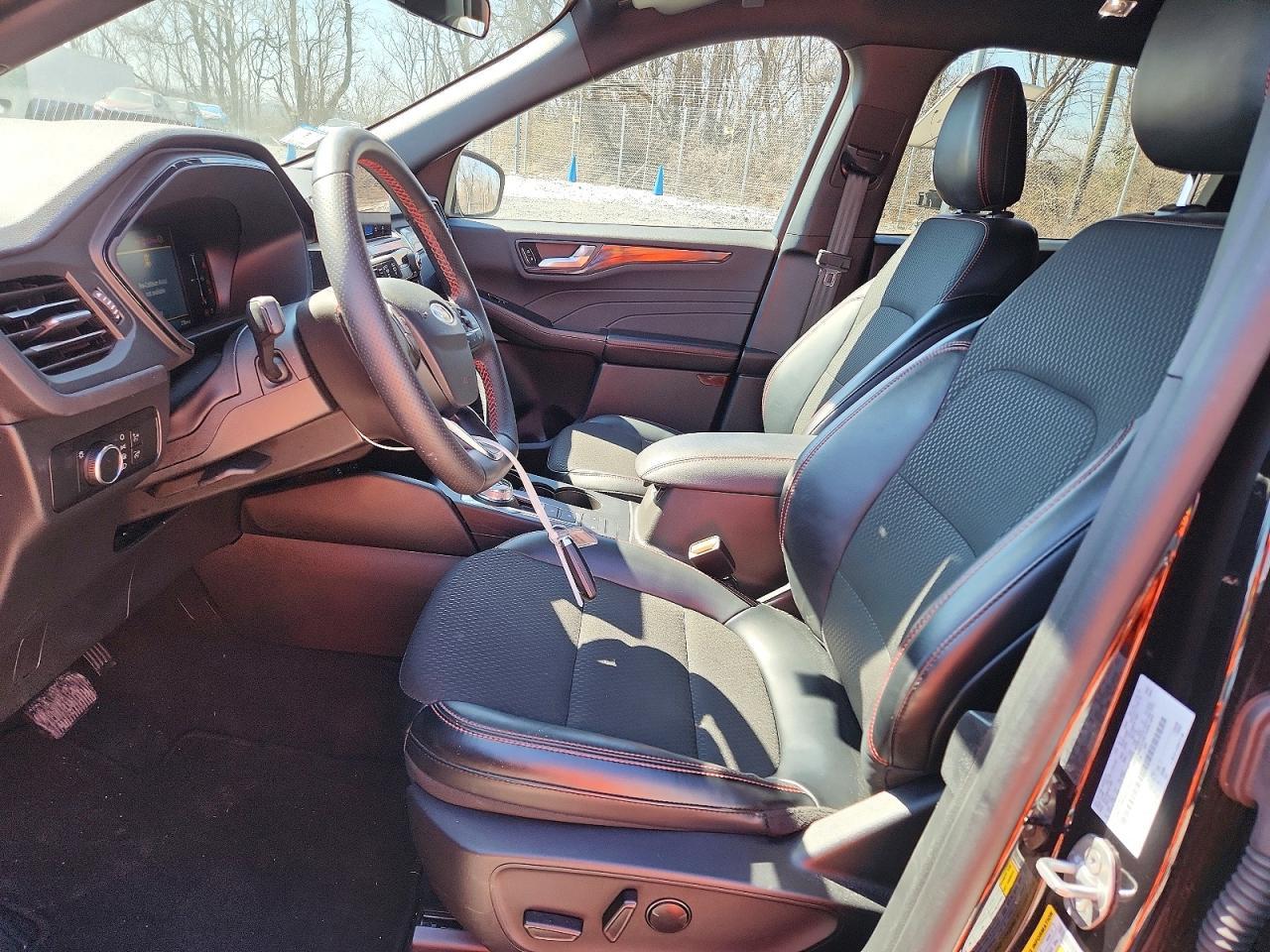 2025 Ford Escape st Line