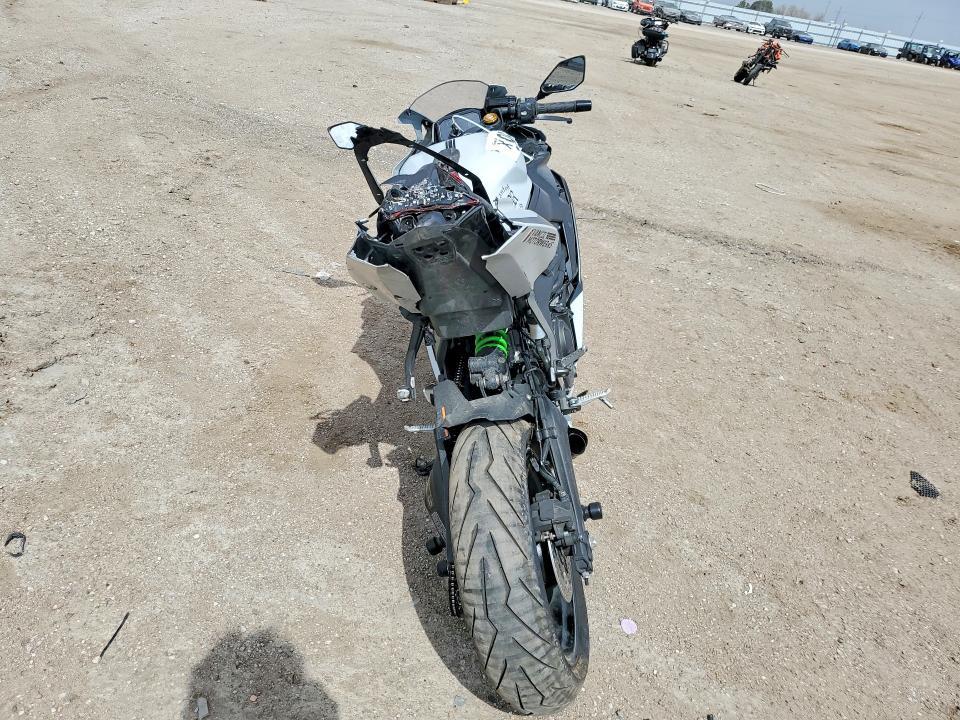 2025 Kawasaki ZX400 S