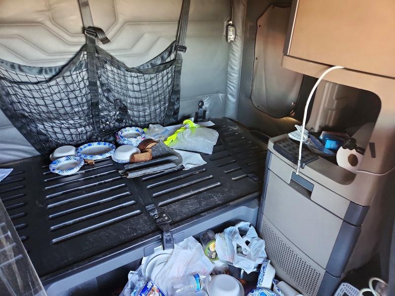 2017 Freigliner 2017 Freightliner Cascadia 125 Semi Truck