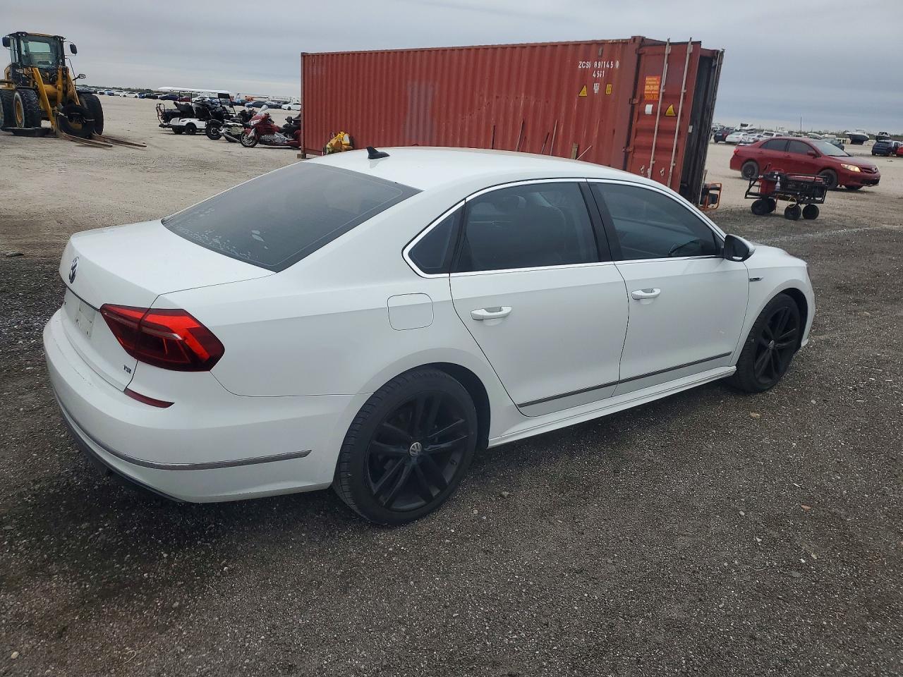 2017 Volkswagen Passat R-line