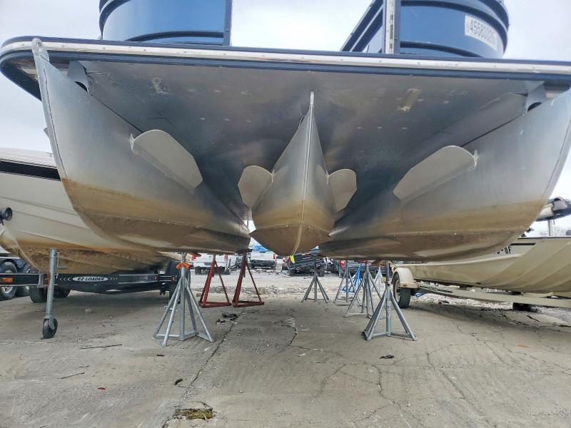 2020 Starcraft Tri Tune Pontoon