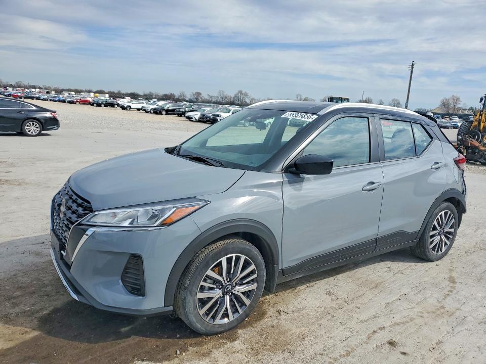 2023 Nissan Kicks sv