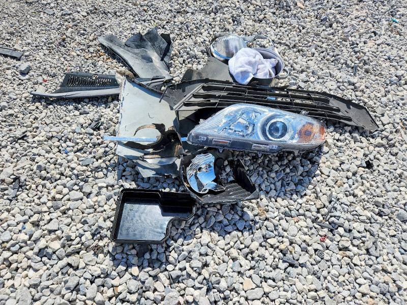 2011 Toyota Sienna xle 8-passenger