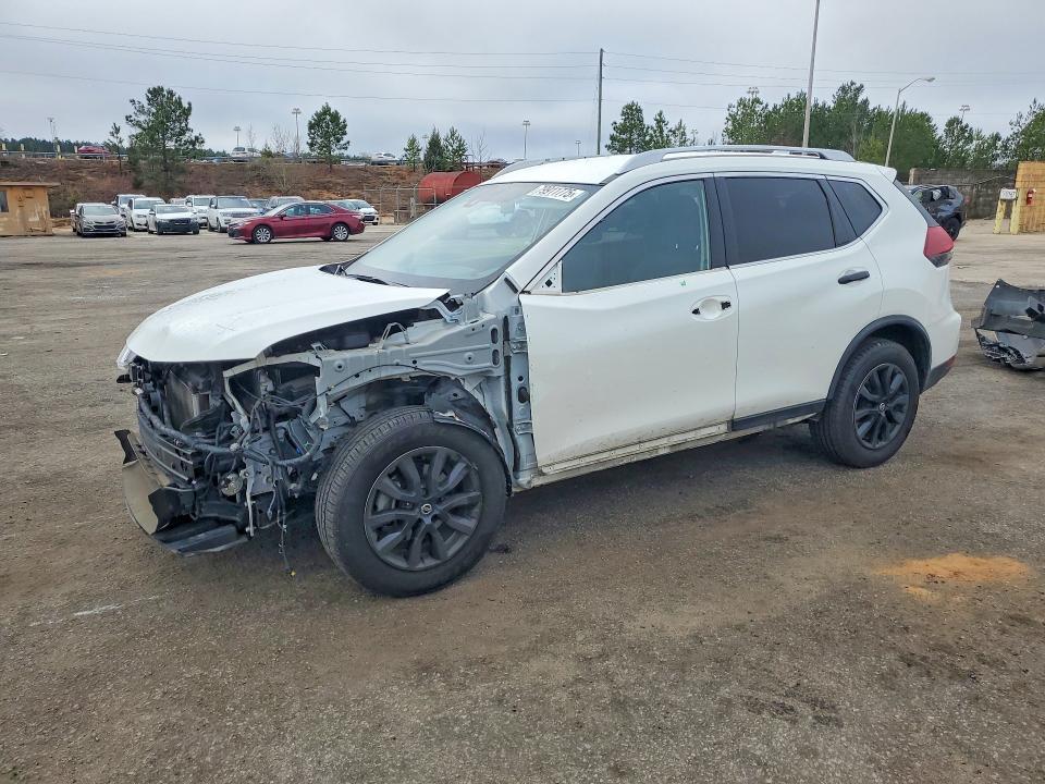 2020 Nissan Rogue sv
