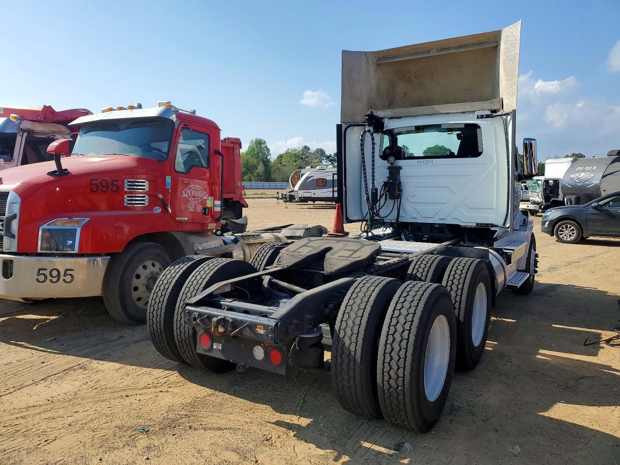2020 International RH613-Semi Truck