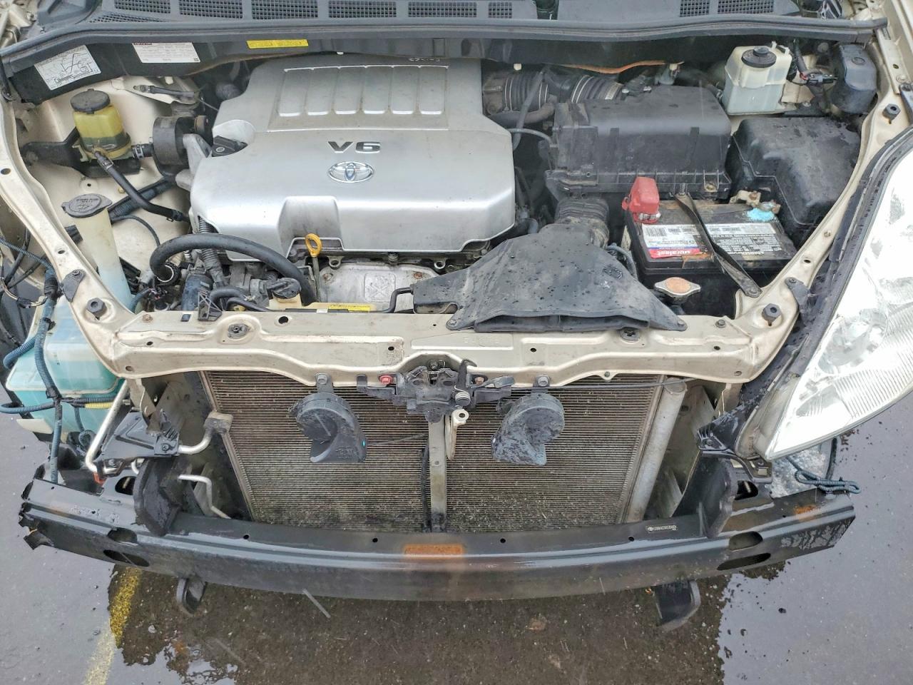 2010 Toyota Sienna ce 7-passenger