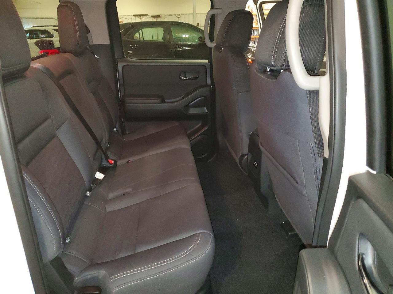 2024 Nissan Frontier SV