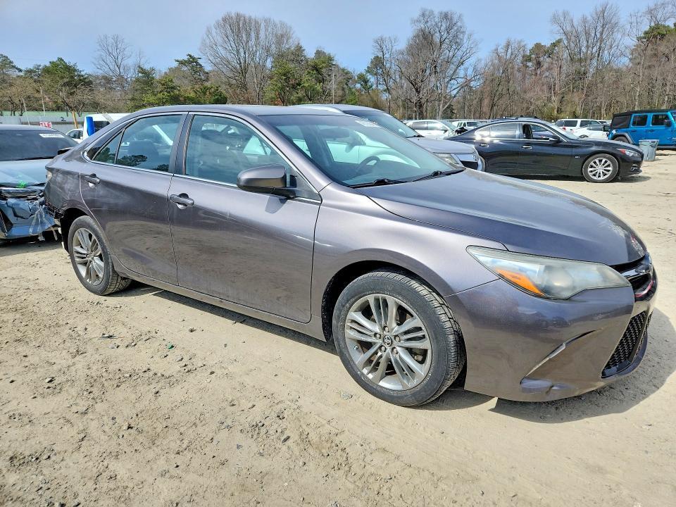 2016 Toyota Camry se