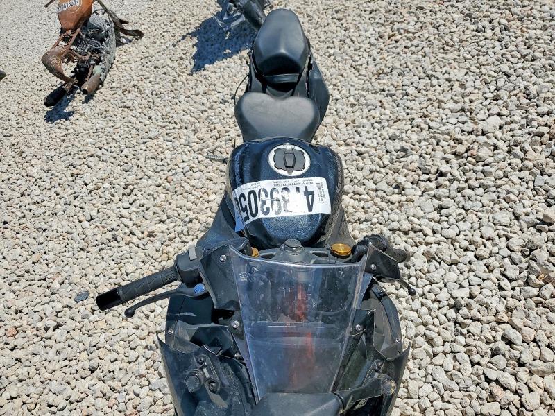 2025 Kawasaki ZX400 P