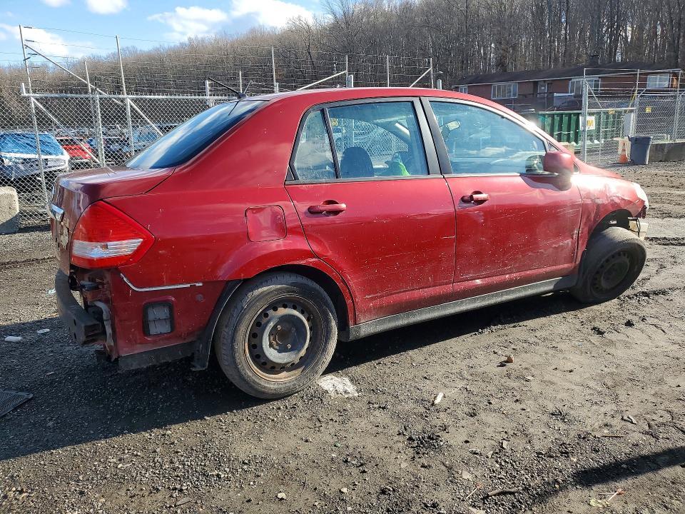 2011 Nissan Versa 1.8 s