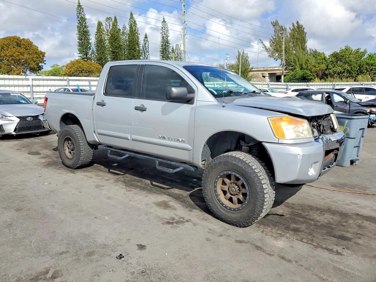 2010 Nissan Titan SE