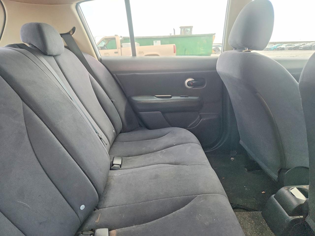 2009 Nissan Versa 1.8 s