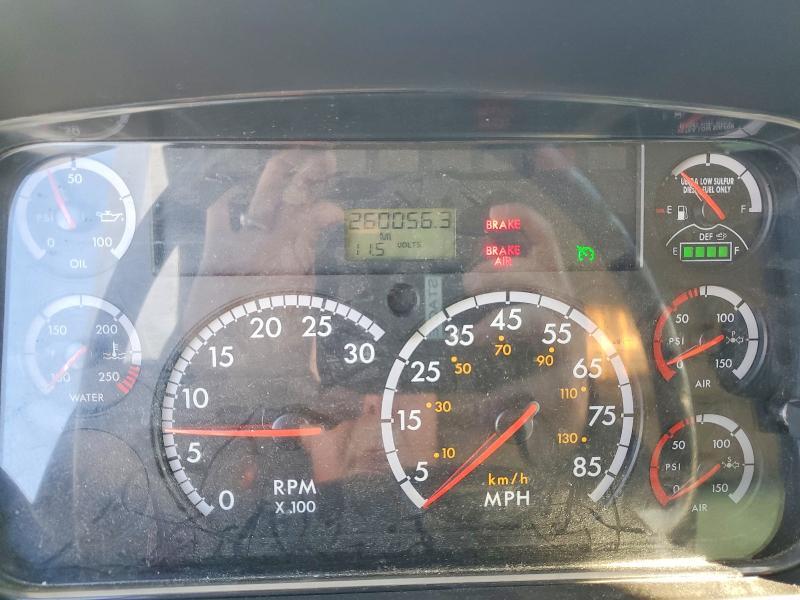 2015 Freightliner Business Class M2 BOX Truck