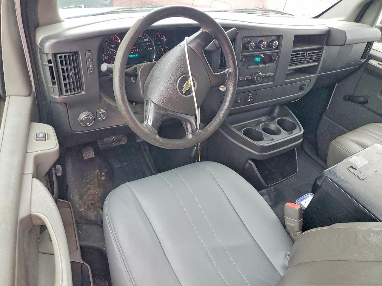 2013 Chev Rolet Express G2500 Utility / Service Van