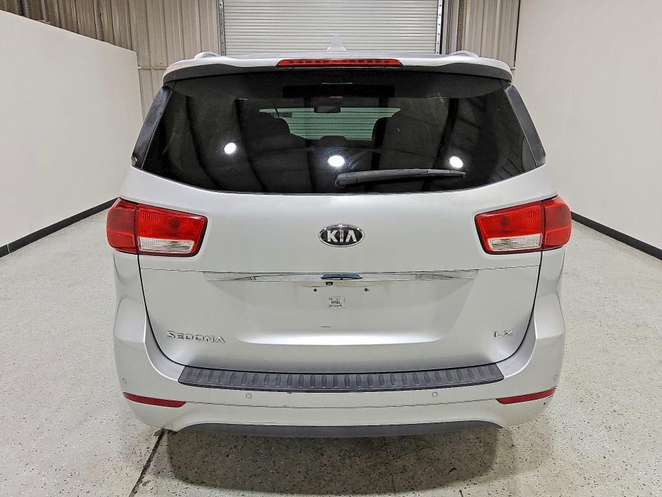 2016 KIA Sedona lx