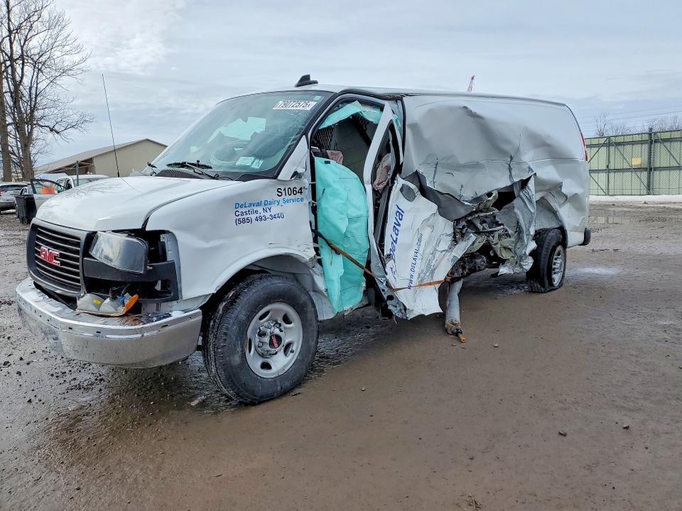 2025 GMC Savana 3500 Cargo Utility / Service van