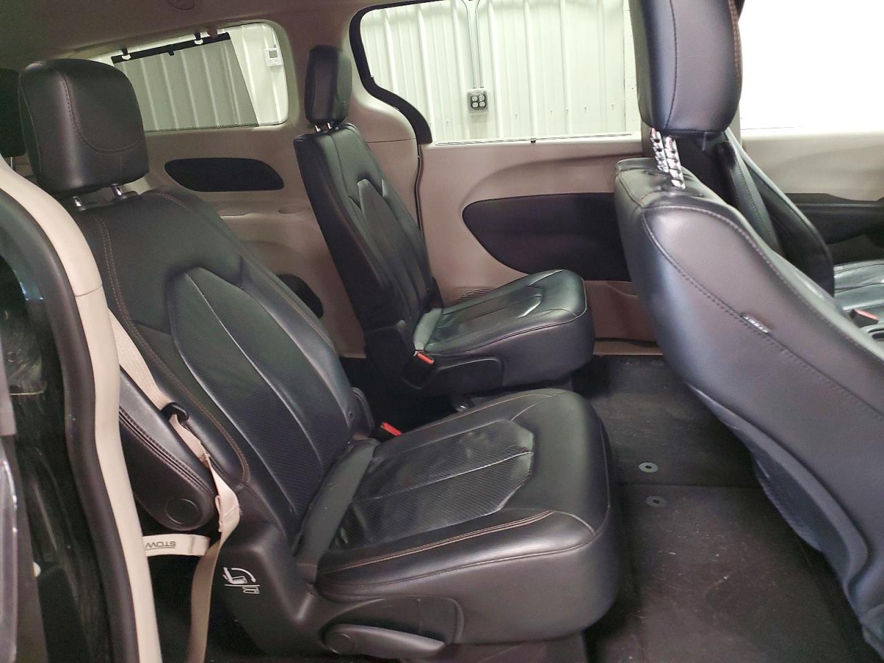 2019 Chrysler Pacifica Touring l