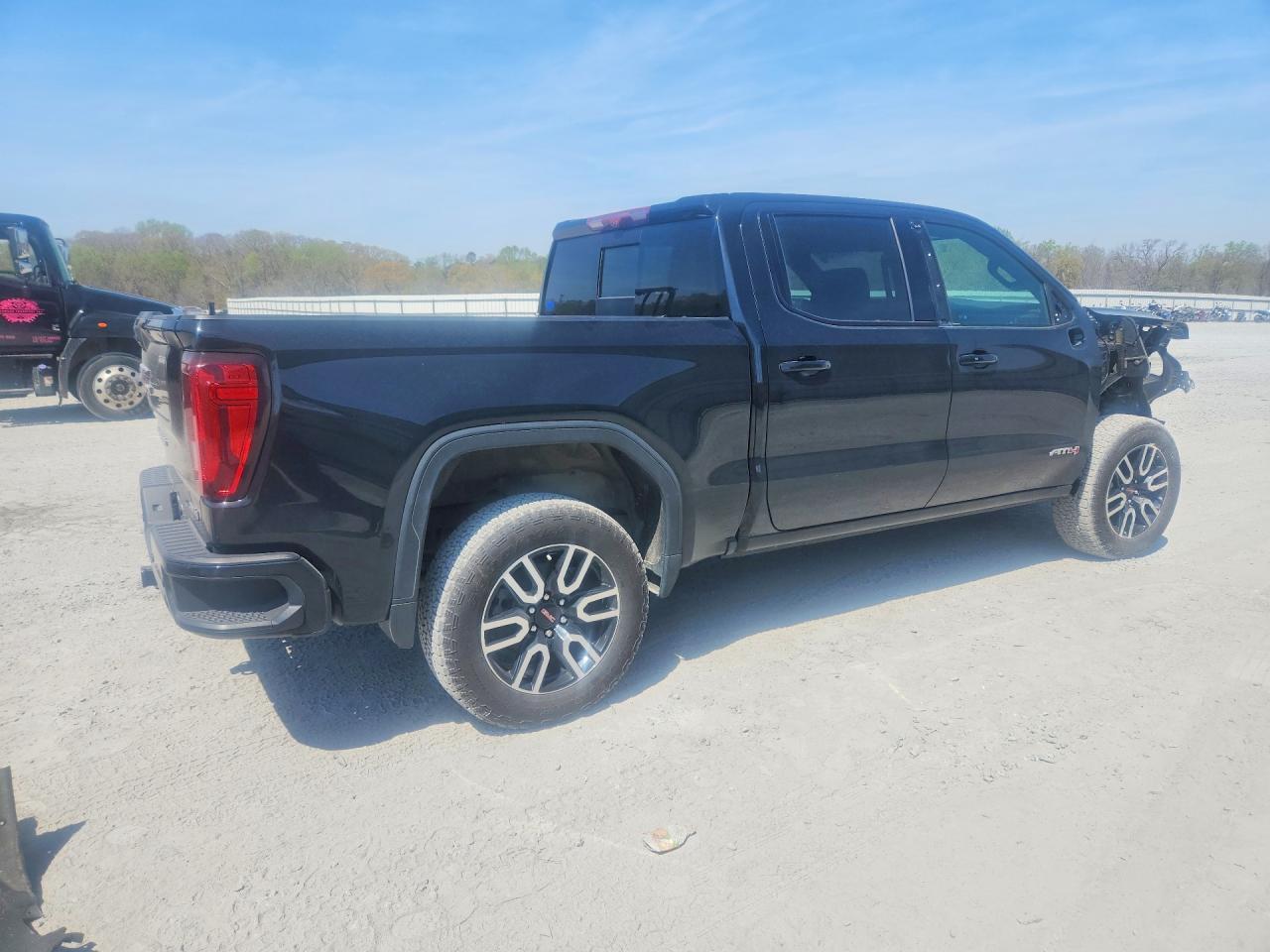 2023 GMC Sierra K1500 AT4