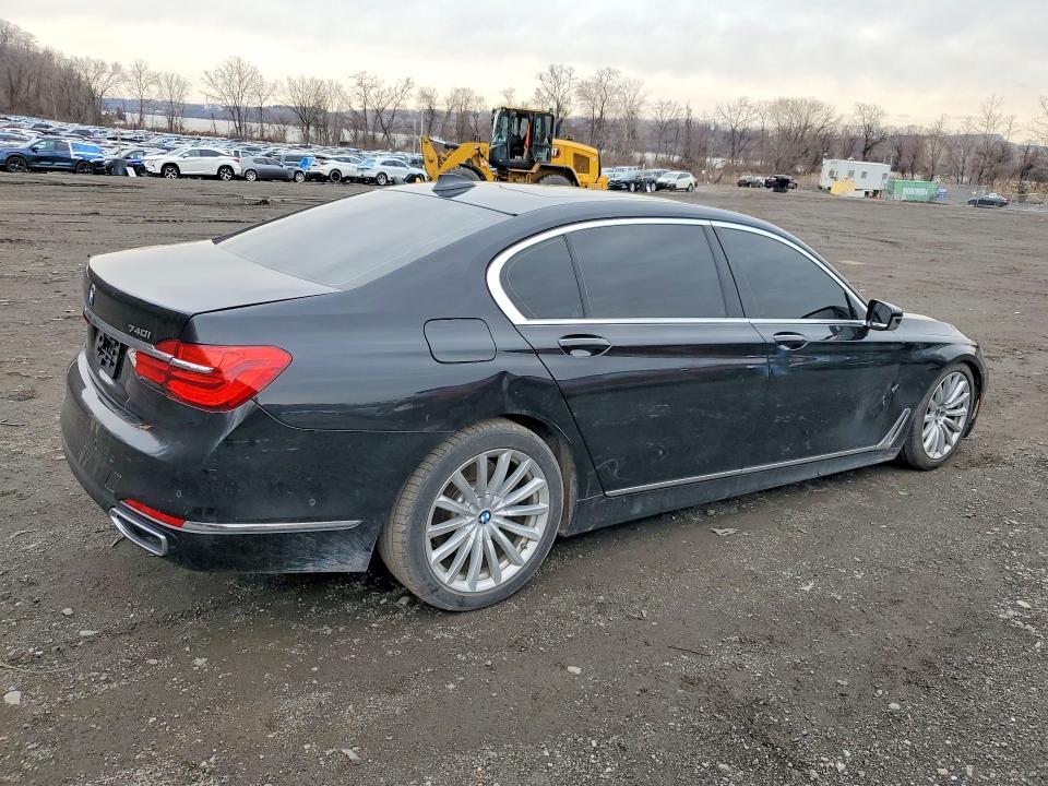 2018 BMW 740 xi