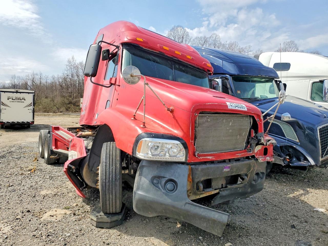 2007 Freightliner Conventional ST120