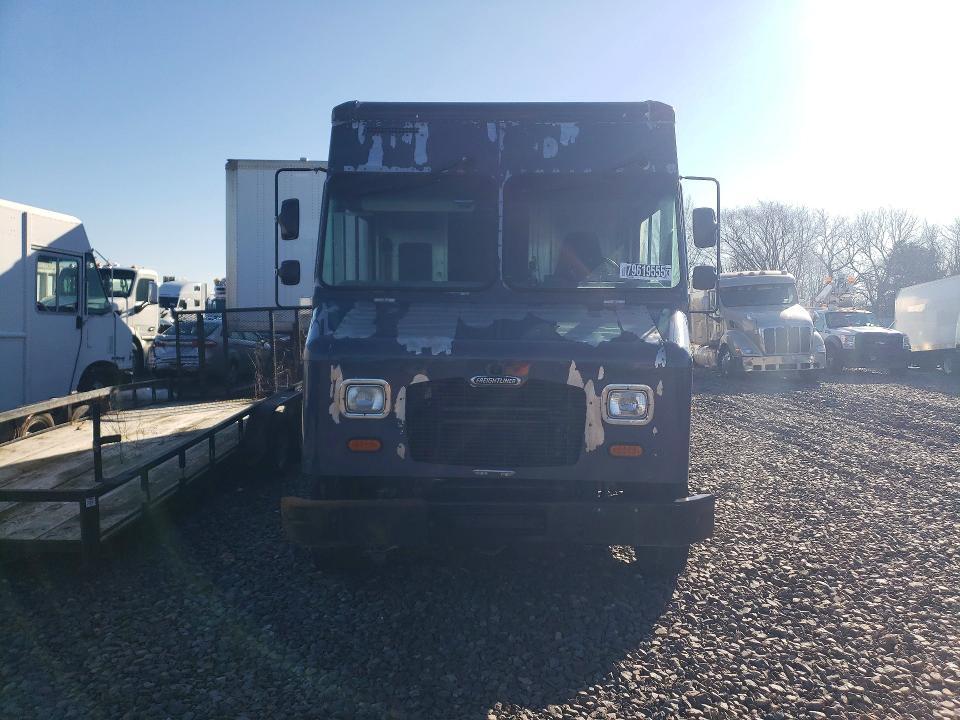 2020 Freightliner MT45G Chassis Delivery Truck