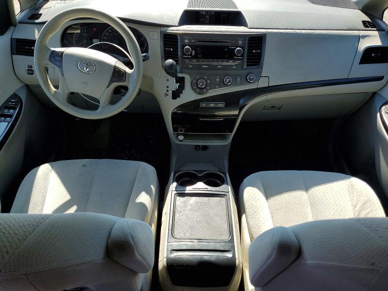 2012 Toyota Sienna le 8-passenger