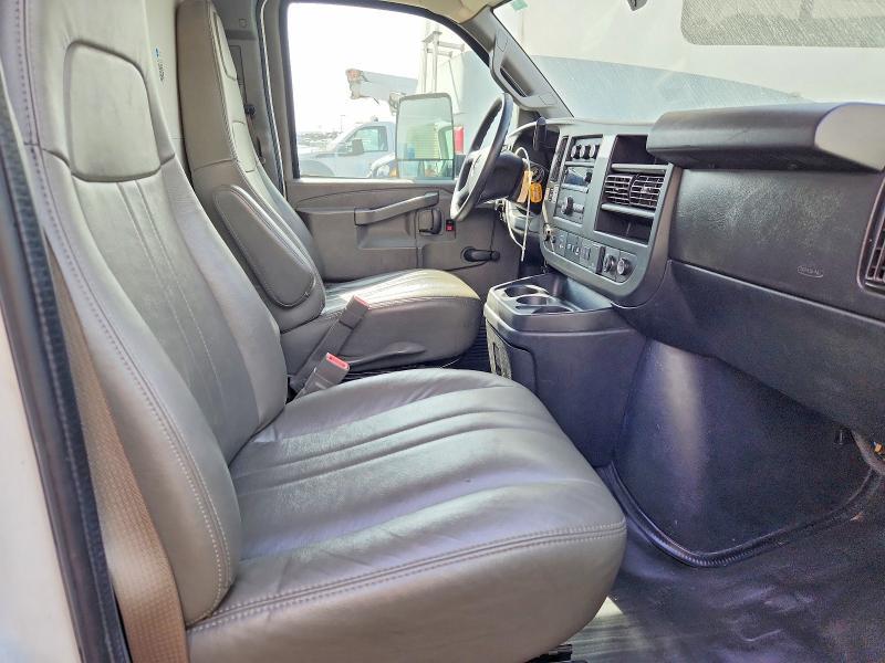 2020 GMC Savana BOX Truck