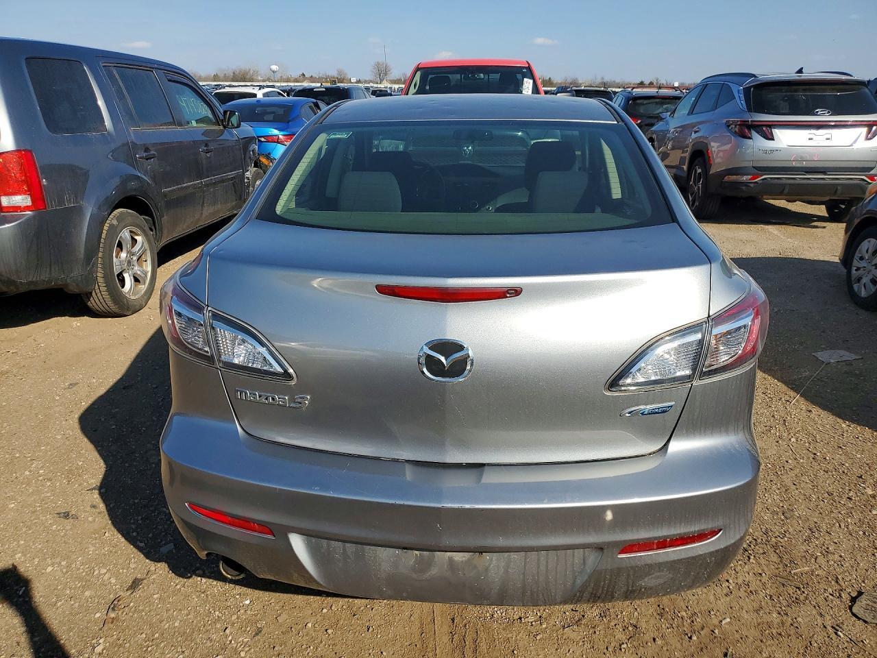 2013 Mazda 3 I