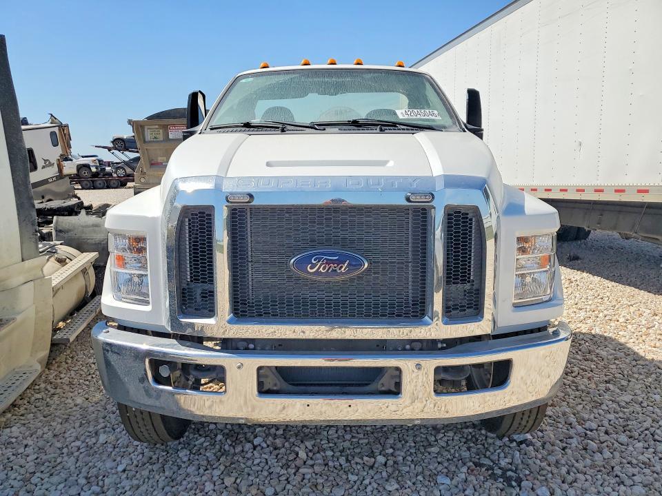 2025 Ford F750 Super Duty Flatbed Truck