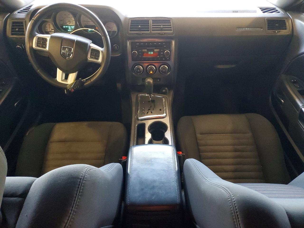 2013 Dodge Challenger sxt